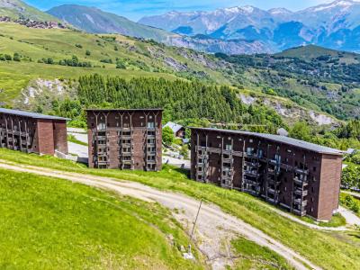 Holiday in mountain resort Les Pistes - Le Corbier - Summer outside
