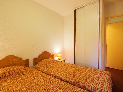 Holiday in mountain resort 2 room apartment 4 people (13) - Les Pistes - Le Corbier - Bedroom