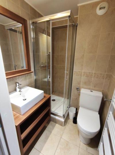 Holiday in mountain resort 3 room apartment 6 people (B312) - Les Terrasses d'Isola - Isola 2000 - Shower room