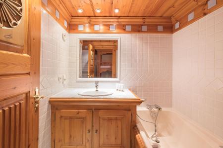 Holiday in mountain resort 4 room apartment 6 people (2) - Martin Des Neiges - Courchevel - Bedroom