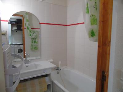 Holiday in mountain resort Studio 4 people (M3-102) - Melezets 3 - Valfréjus - Bathroom