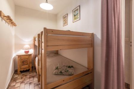 Urlaub in den Bergen Wohnung 3 Mezzanine Zimmer 6 Leute - Résidence Aigles I - La Clusaz - Schlafzimmer