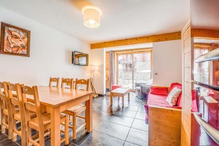 Holiday in mountain resort 2 room apartment sleeping corner 6 people (2) - Résidence Almes 1 - Tignes - Living room