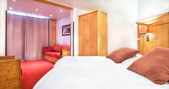 Holiday in mountain resort 3 room apartment sleeping corner 12 people (1) - Résidence Almes 1 - Tignes - Bedroom