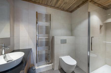 Holiday in mountain resort 4 room apartment 7 people (M6) - Résidence Alpamayor - Courchevel - Shower room