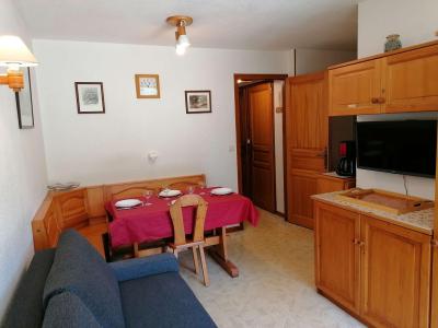 Vacaciones en montaña Apartamento cabina 2 piezas para 6 personas (004) - Résidence Alpina A - Le Grand Bornand - Estancia