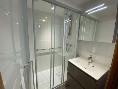 Vacanze in montagna Appartamento 2 stanze con alcova per 6 persone (004) - Résidence Alpina A - Le Grand Bornand - Bagno con doccia