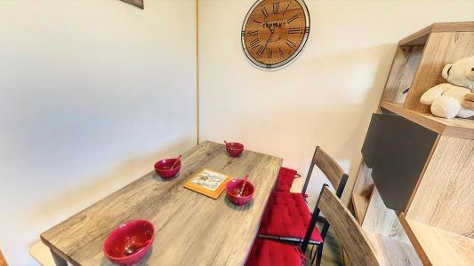 Vakantie in de bergen Studio met slaapgedeelte 4 personen (08) - Résidence Apollo - Le Corbier - Woonkamer