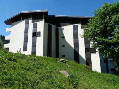 Vacances en montagne Résidence Aravis 1500 - La Clusaz - Extérieur été