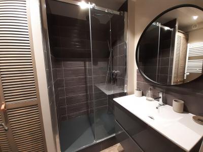 Holiday in mountain resort 4 room apartment 8 people (282) - Résidence Ariondaz - Courchevel - Shower room