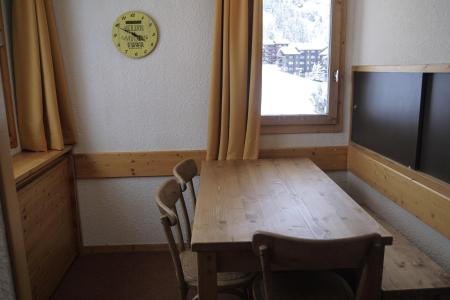 Vacances en montagne Appartement 2 pièces 5 personnes (069) - Résidence Arpasson - Méribel-Mottaret - Table