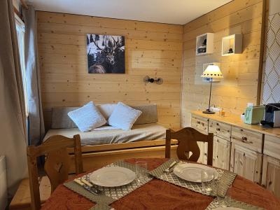 Holiday in mountain resort Studio 4 people (012) - Résidence Arpasson - Méribel-Mottaret - Accommodation