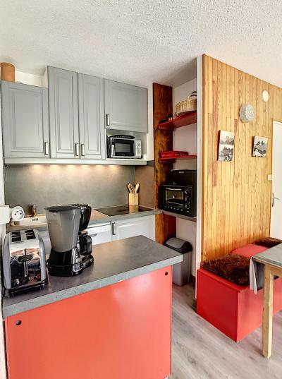 Holiday in mountain resort 3 room apartment sleeping corner 6 people (105) - Résidence Baikonour - Le Corbier - Kitchen