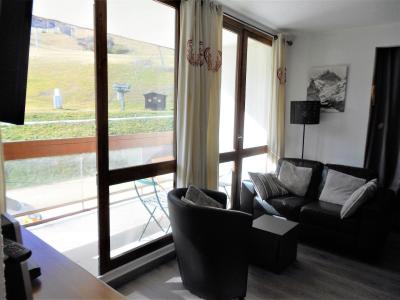 Holiday in mountain resort 3 room apartment sleeping corner 6 people (105) - Résidence Baikonour - Le Corbier - Living room