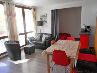 Holiday in mountain resort 3 room apartment sleeping corner 6 people (105) - Résidence Baikonour - Le Corbier - Living room