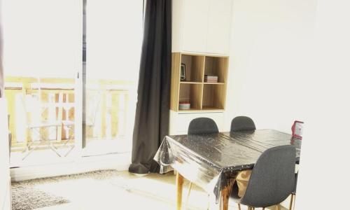 Rent in ski resort 2 room apartment 4 people (23m²-2) - Résidence Balcons D'huez - Alpe d'Huez - Living room