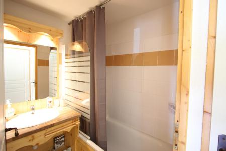 Holiday in mountain resort Studio 4 people (002) - Résidence Balcons de Recoin - Chamrousse - Accommodation