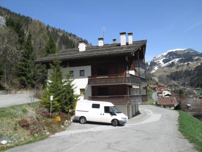 Аренда на лыжном курорте Квартира студия для 4 чел. (004) - Résidence Bel Alp - Le Grand Bornand - летом под открытым небом