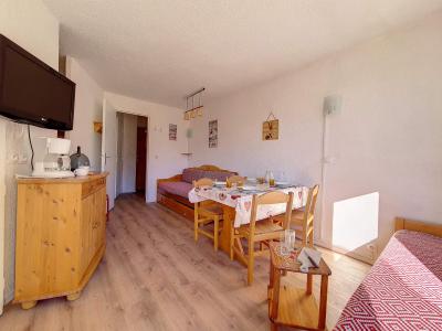 Vakantie in de bergen Appartement 2 kamers 4 personen (224) - Résidence Boedette D - Les Menuires - Woonkamer