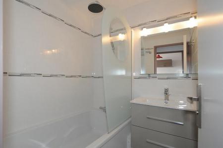 Vacances en montagne Appartement 2 pièces 4 personnes (328) - Résidence Boedette D - Les Menuires - Salle de bain