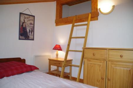 Holiday in mountain resort 2 room mezzanine apartment 4 people - Résidence Bois de Lune  - Les Gets - Bedroom