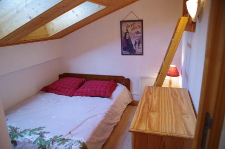 Holiday in mountain resort 2 room mezzanine apartment 4 people - Résidence Bois de Lune  - Les Gets - Bedroom