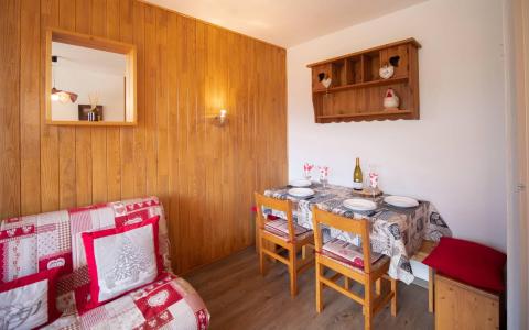 Holiday in mountain resort 2 room apartment 4 people (G468) - Résidence Camarine - Valmorel - Table