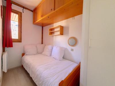 Holiday in mountain resort 2 room apartment sleeping corner 5 people (37) - Résidence Carlines II - Les Menuires - Bedroom