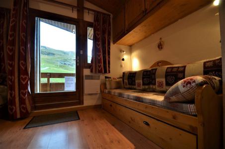 Holiday in mountain resort Studio cabin 4 people - Résidence Carlines - Les Menuires - Living room