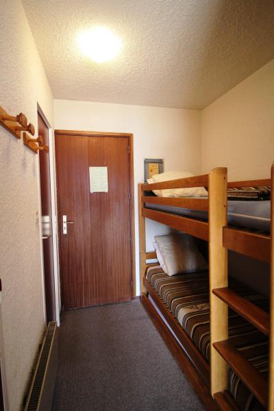 Holiday in mountain resort Studio sleeping corner 4 people (AEO008-422) - Résidence Carlines - Auris en Oisans - Accommodation
