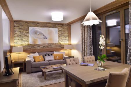 Holiday in mountain resort 2 room apartment 4 people (111) - Résidence Carré Blanc - Courchevel - Living room