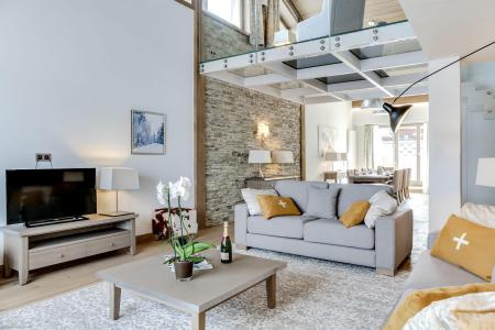 Holiday in mountain resort 6 room duplex apartment 11 people (250) - Résidence Carré Blanc - Courchevel - Living room