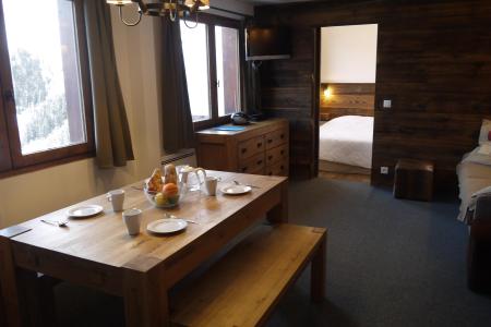 Holiday in mountain resort 2 room mezzanine apartment 4 people (031) - Résidence Cembros - Méribel-Mottaret