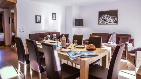 Urlaub in den Bergen Résidence CGH Boutique La Grange Aux Fées - Valmorel - Tisch