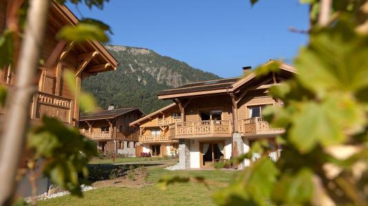 Vacances en montagne Résidence CGH Boutique Le Hameau de Pierre Blanche - Les Houches - Extérieur été
