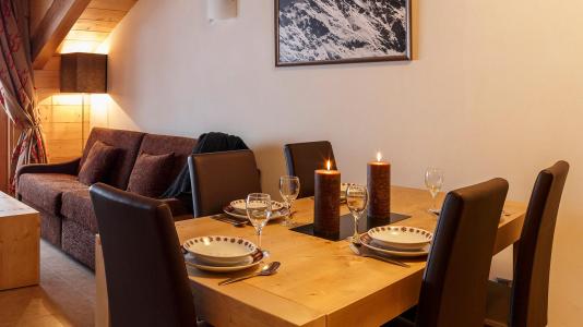 Vacances en montagne Résidence CGH Boutique Le Napoléon - Montgenèvre - Table