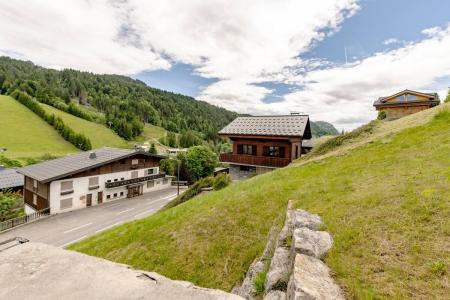 Skiverleih 5-Zimmer-Appartment für 8 Personen - Résidence Chalet des Perrières - Les Gets - Draußen im Sommer