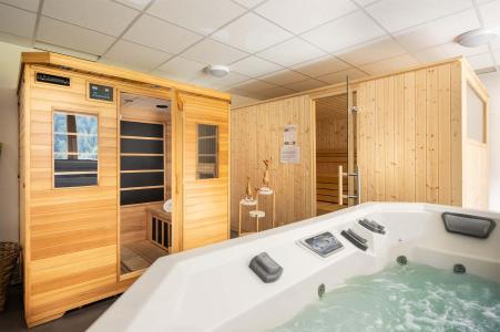 Vacances en montagne Résidence Chalet Les Amis - Peisey-Vallandry - Jacuzzi