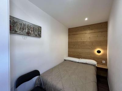 Holiday in mountain resort 2 room apartment 2 people (005) - Résidence Chalet Saint Roch - Montgenèvre - Bedroom