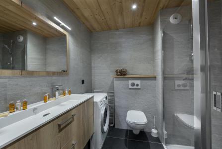 Vacaciones en montaña Apartamento 4 piezas para 8 personas (RJ03) - Résidence Chantemerle - Courchevel - Cuarto de ducha