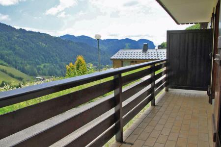 Vacanze in montagna Studio con alcova per 4 persone - Résidence Chantemerle - Les Gets - Balcone
