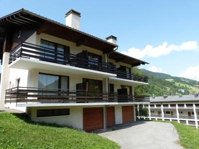 Vacances en montagne Résidence Chanteneige - La Clusaz - Extérieur été