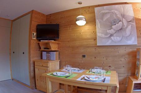 Holiday in mountain resort 2 room apartment 4 people (G390) - Résidence Cheval Blanc - Valmorel - Living room