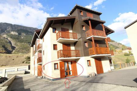 Rent in ski resort 2 room apartment 4 people (005) - Résidence Chevallier - Val Cenis - Summer outside