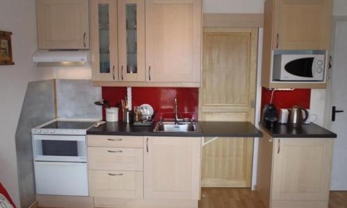 Holiday in mountain resort Studio 4 people (32m²) - Résidence Choucas - Alpe d'Huez - Summer outside