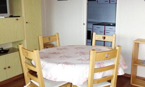 Holiday in mountain resort Studio 4 people (32m²) - Résidence Choucas - Alpe d'Huez - Summer outside