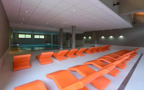 Vacances en montagne Résidence Club MMV l'Étoile des Cîmes - Sainte Foy Tarentaise - Piscine