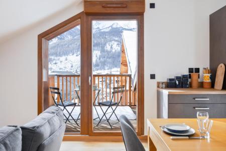 Holiday in mountain resort 2 room apartment 2 people (B205) - Résidence Coeur des Ecrins - Serre Chevalier - Living room