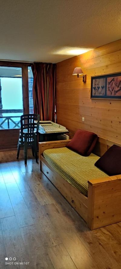 Holiday in mountain resort Studio sleeping corner 4 people (411) - Résidence Cybèle BAT4 - Brides Les Bains - Living room