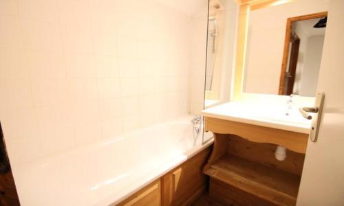 Urlaub in den Bergen 2-Zimmer-Appartment für 6 Personen (38m²) - Résidence Dame Blanche - MH - Puy-Saint-Vincent - Draußen im Sommer